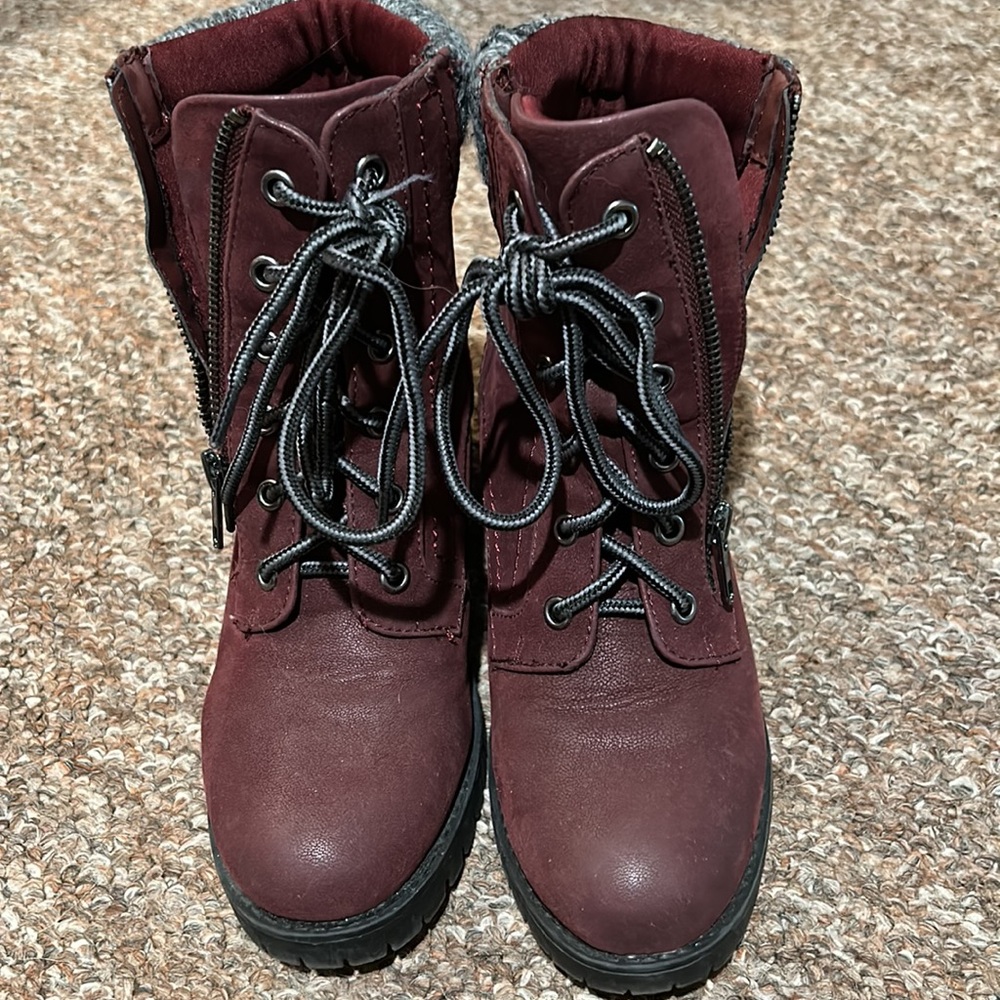 Boots - Picture 2 of 4
